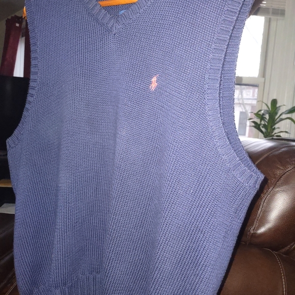 Ralph Lauren vneck - Picture 2 of 4